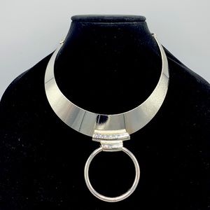 METALLIC SILVER CHOKER COLLAR WITH O RING